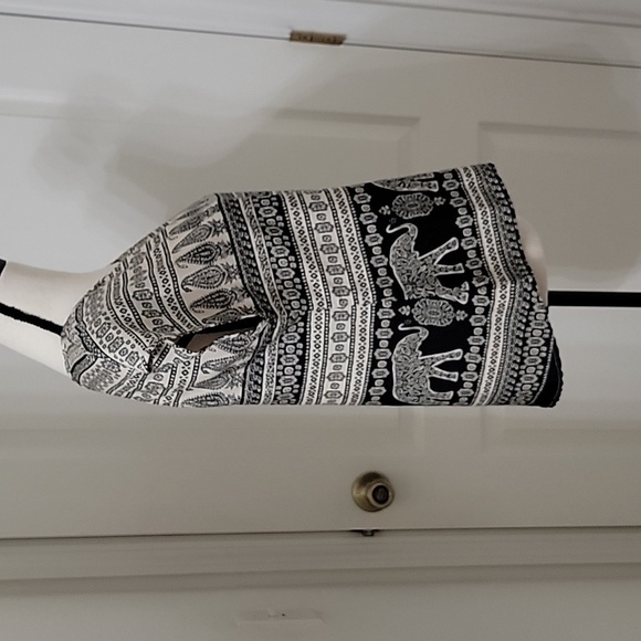 Live 4 Truth Size M Black and Cream Boho Paisley Pattern Blouse with Elephants - Picture 6 of 12